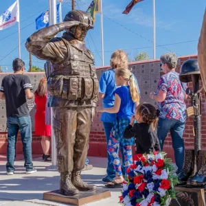 Bronze Saluting Soldier Statue